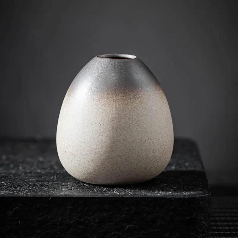 Mini Japanese Ceramic Vase – Zen Style for Home Decor 🏠🌿