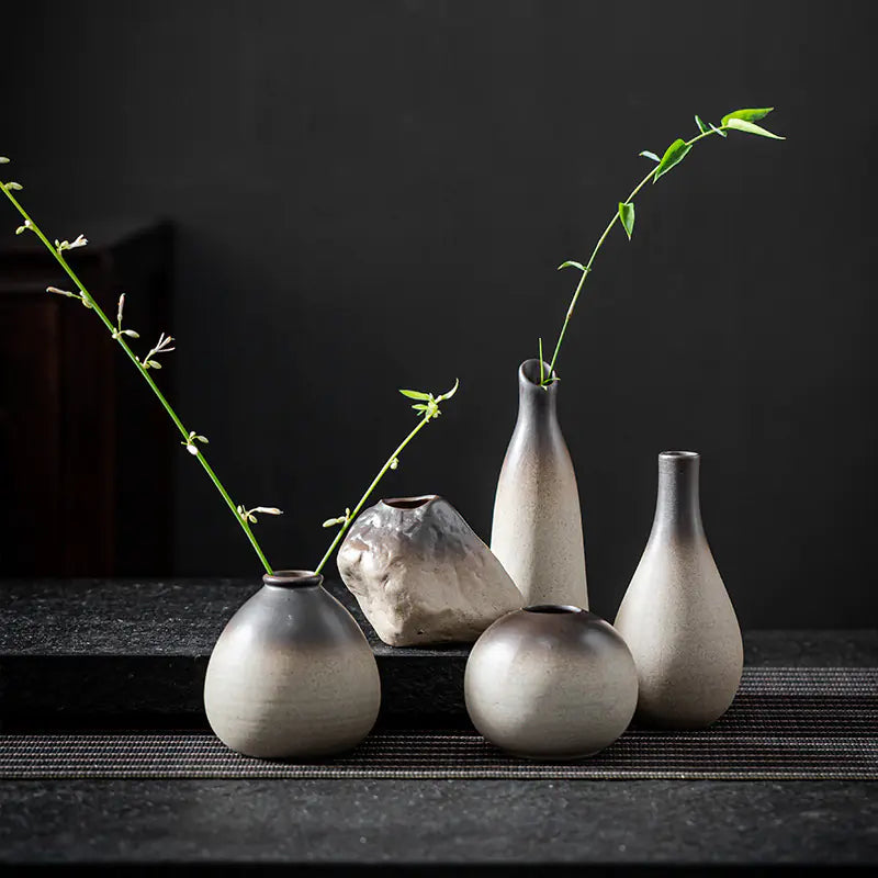 Mini Japanese Ceramic Vase – Zen Style for Home Decor 🏠🌿