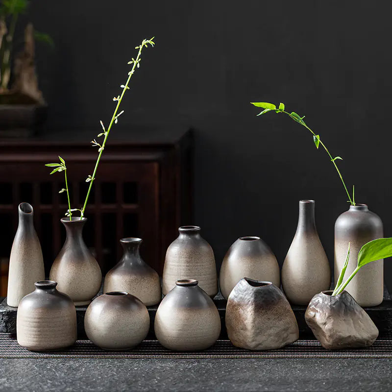 Mini Japanese Ceramic Vase – Zen Style for Home Decor 🏠🌿
