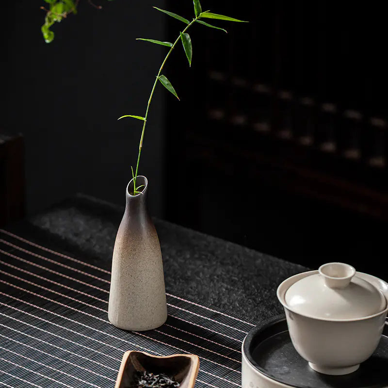 Mini Japanese Ceramic Vase – Zen Style for Home Decor 🏠🌿