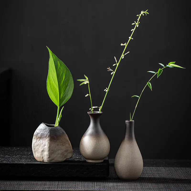 Mini Japanese Ceramic Vase – Zen Style for Home Decor 🏠🌿
